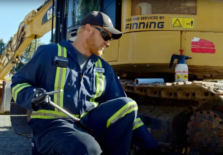 Jak sprawdzić poziom oleju hydraulicznego w koparce: 8 kroków