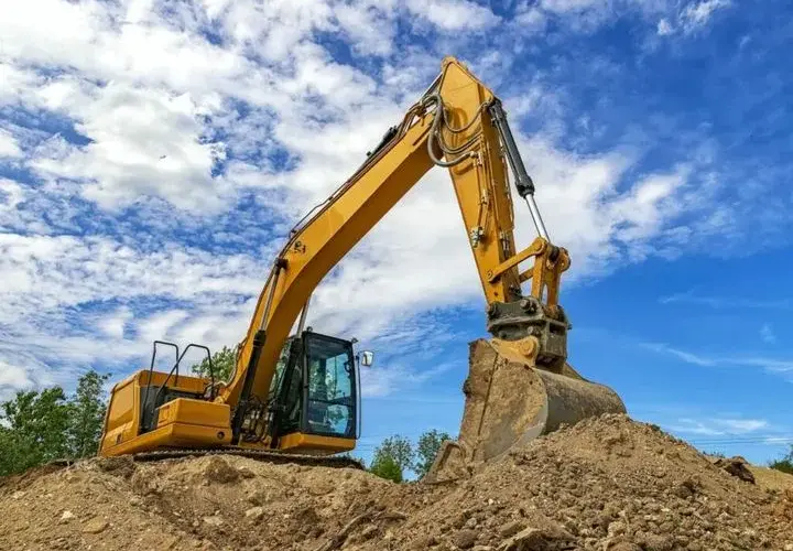 Jaki olej hydrauliczny do koparki? Wybierz najlepszy dla maszyny