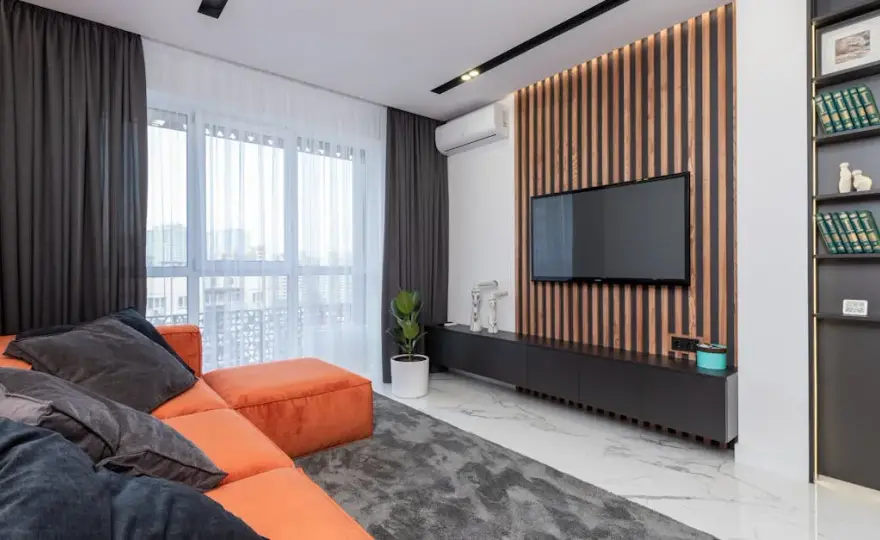 Ściana w pasy: Odważny design czy klasyczny błąd?